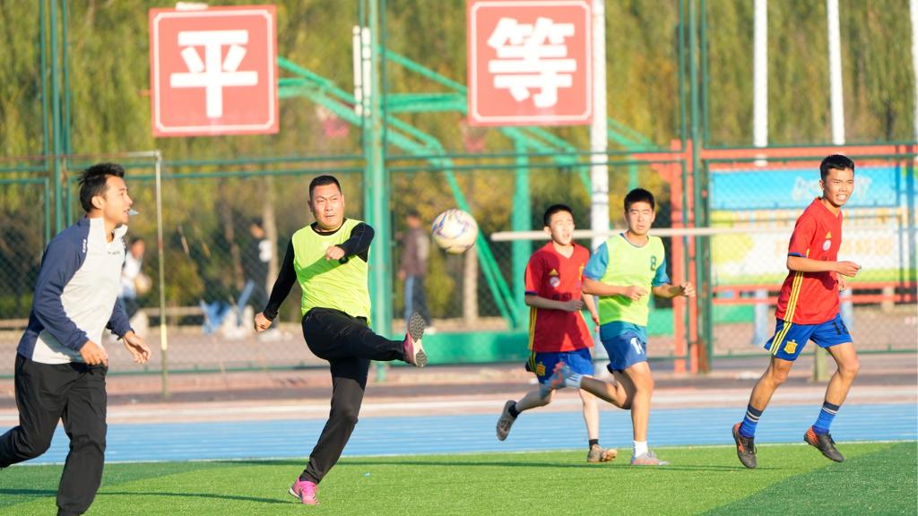 绿茵筑梦 出彩银职——2024—2025赛季银川职业技术学院学生足球联赛圆满闭幕